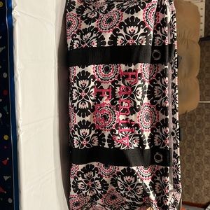 Large thirty-one tote. Embroidered in pink Family Time.